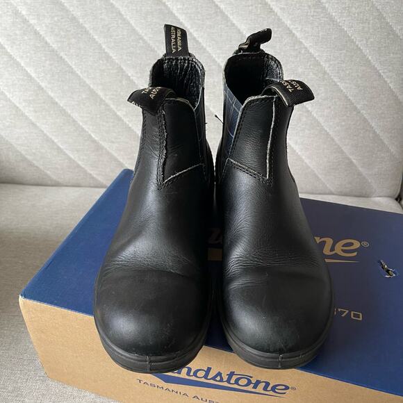Blundstone Black Leather Checkered Side Chelsea Boots (7) - Picture 3 of 11